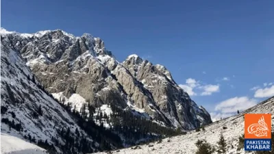 پشاور میں شدید سردی اور دھند کا راج