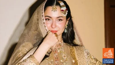Hania Aamir Steals the Spotlight at Wedding Event, Videos Go Viral