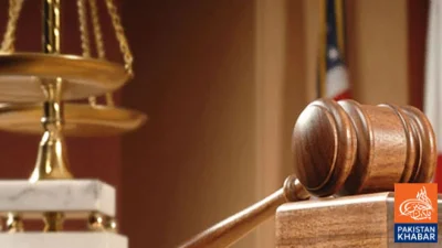 عدالتی حکم نہ ماننے پر سیکریٹری داخلہ کو وارنٹ کی دھمکی